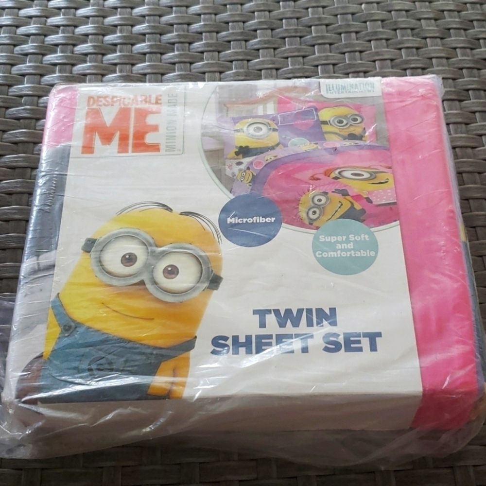 𝅺DESPICABLE Me Microfiber soft twin sheets set